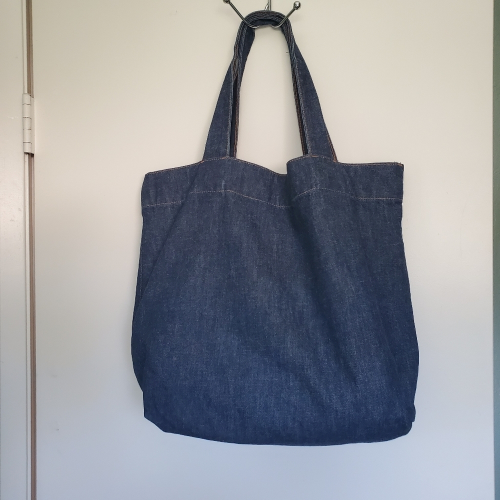 Guess Denim Large Shopping Beach Pool Tote Diaper Bag Boxed Bottom - Picture 2 of 8